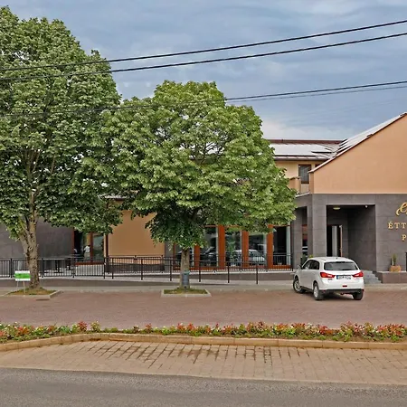 Oporto Panzio Villány