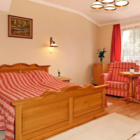 Oporto Panzio לינה וארוחת בוקר 4*