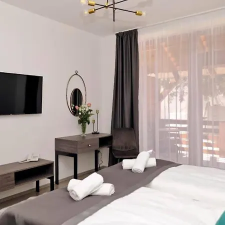 לינה וארוחת בוקר Oporto Panzio 4*