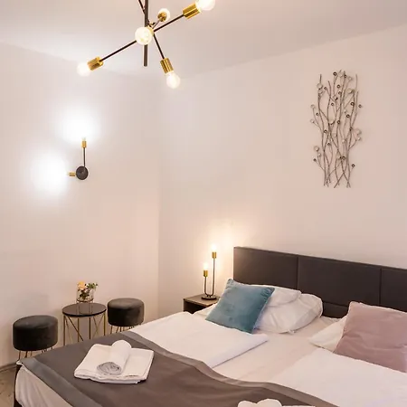 לינה וארוחת בוקר Oporto Panzio